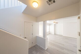 7305 Linaria Rd in Las Vegas, NV - Building Photo - Building Photo