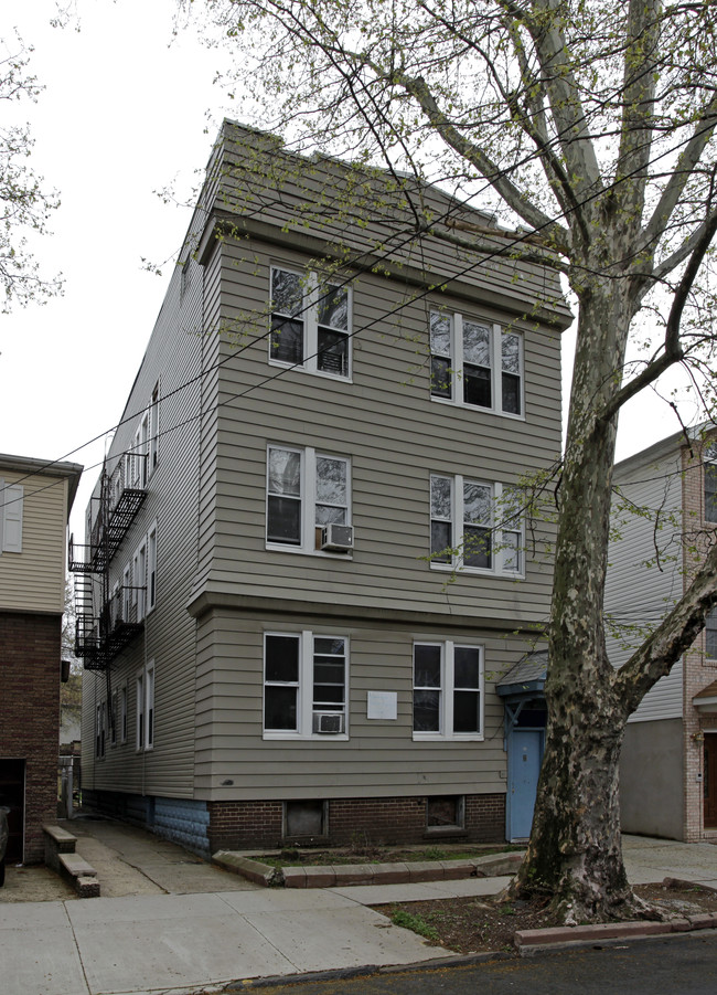 20 Woodlawn Ave in Jersey City, NJ - Building Photo - Building Photo