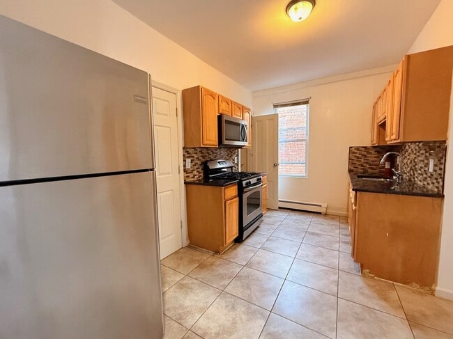 35 W 47th St in Bayonne, NJ - Building Photo - Building Photo