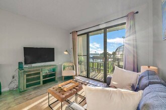 214 Miracle Strip Pkwy SW, Unit SI ID1501996P in Fort Walton Beach, FL - Building Photo - Building Photo