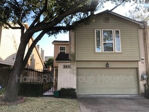 5611 Innsbruck St in Bellaire, TX - Building Photo - Building Photo