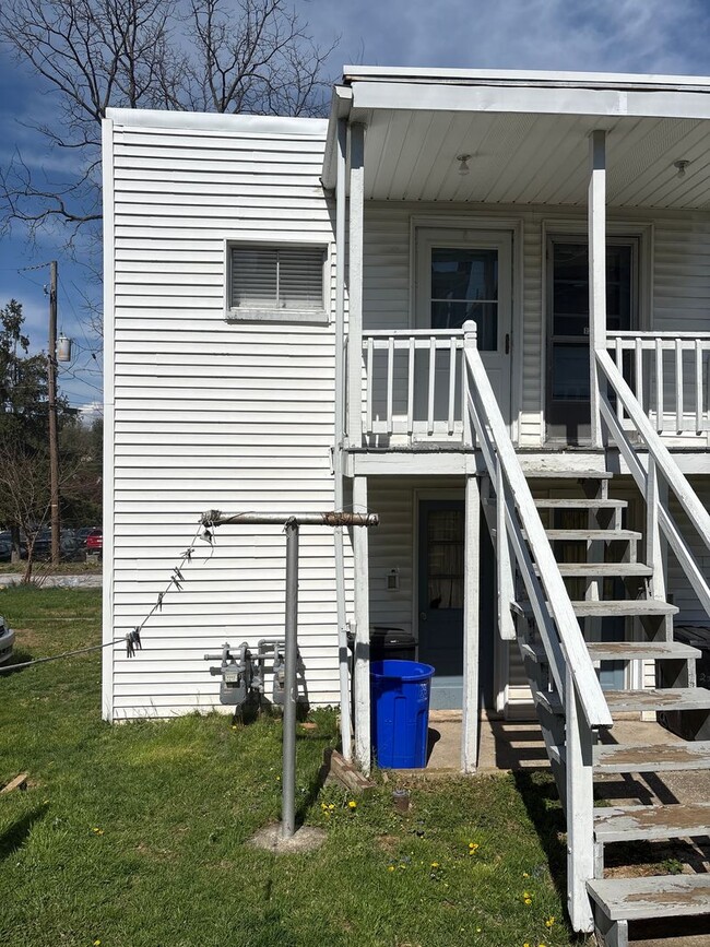 126 S Walnut St in Dallastown, PA - Building Photo - Building Photo