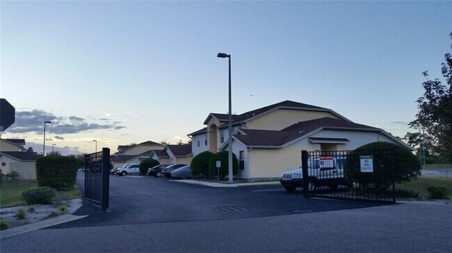 4950 Ava Pointe Dr in Orlando, FL - Building Photo - Building Photo
