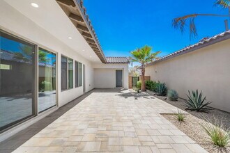 80422 Platinum Wy in La Quinta, CA - Building Photo - Building Photo