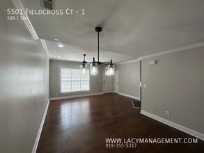 5501 Fieldcross Ct in Raleigh, NC - Foto de edificio - Building Photo