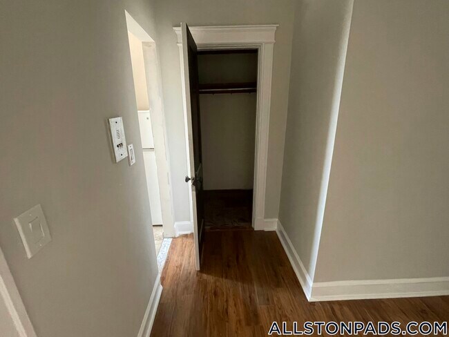 1197 Commonwealth Ave in Boston, MA - Building Photo - Building Photo