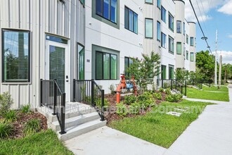 221 S Bumby Ave in Orlando, FL - Building Photo - Building Photo