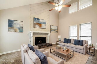 4381 Crescent Park Dr in Memphis, TN - Building Photo - Building Photo