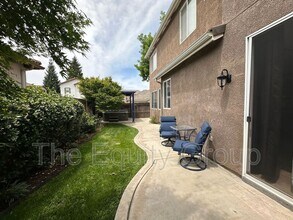 5115 W Pianosa Ave in Visalia, CA - Building Photo - Building Photo