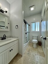 16571 S Pacific Ave. in Sunset Beach, CA - Foto de edificio - Building Photo