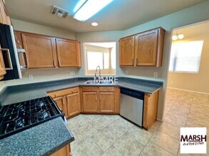1425 S Lindsay Rd in Mesa, AZ - Building Photo - Building Photo