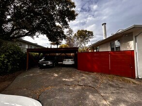 3311 Nicol Ave, Unit Cul-de-sac Duplex in Oakland, CA - Foto de edificio - Building Photo