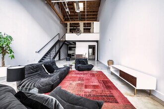 130 S Hewitt St, Unit 22 in Los Angeles, CA - Building Photo - Building Photo