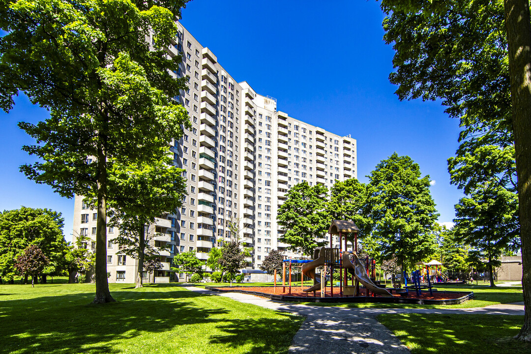 Forest Manor in Toronto, ON - Building Photo