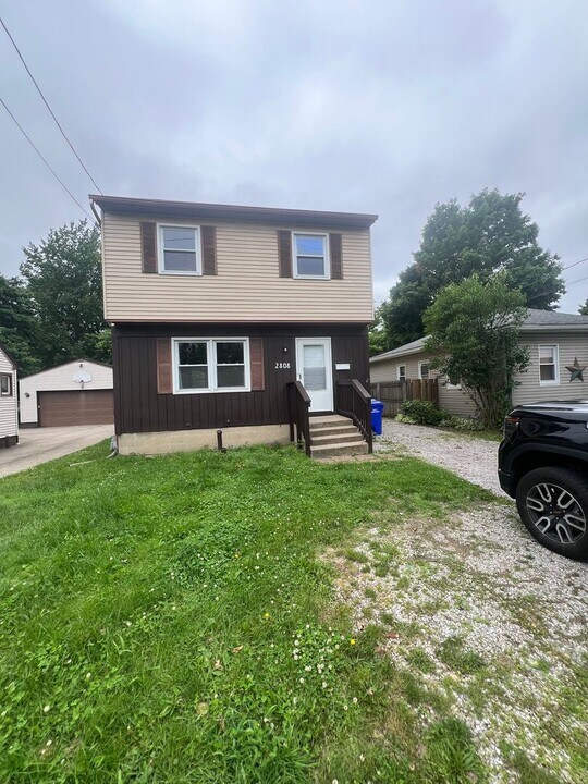 2808 Pittsburgh Ave in Erie, PA - Building Photo