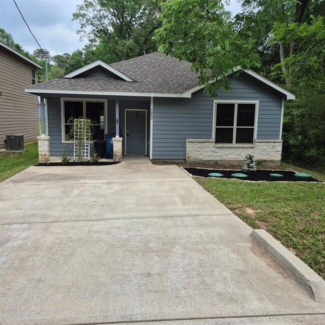 property at 5899 Skylane Dr
