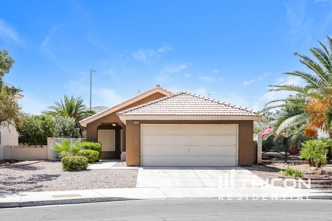 5749 Grand Entries Dr in Las Vegas, NV - Building Photo