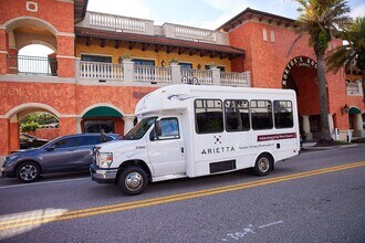 Arietta 55+ Senior Living in Sarasota, FL - Foto de edificio - Building Photo