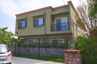 6358 Hazeltine Ave in Van Nuys, CA - Building Photo - Building Photo