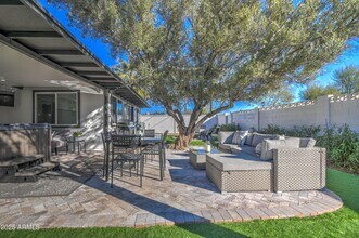 8325 E Granada Rd in Scottsdale, AZ - Building Photo - Building Photo