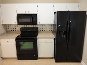 1509 Kirtley Dr in Brandon, FL - Building Photo - Building Photo