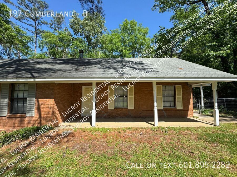 197 Cumberland Rd in Brandon, MS - Foto de edificio