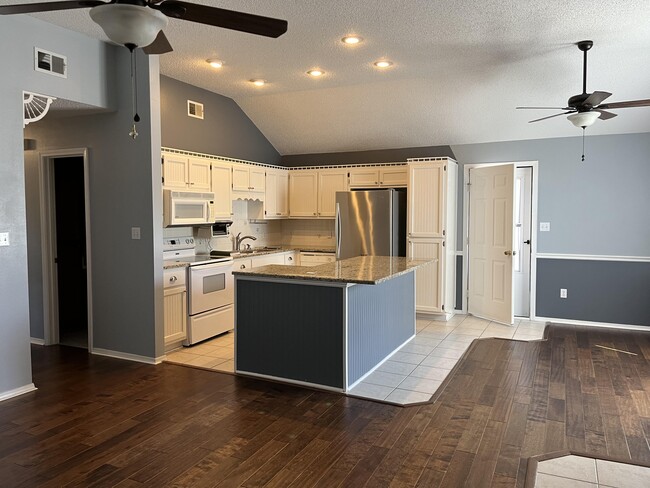 2260 Estate Cir in Navarre, FL - Building Photo - Building Photo