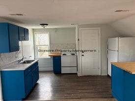 37 Godfrey St in Taunton, MA - Building Photo