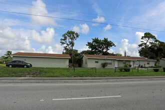 3767 Melaleuca Ln in Lake Worth, FL - Building Photo - Building Photo