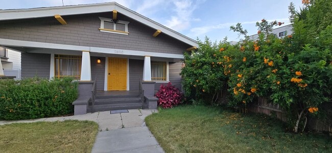 property at 1610 W 36th Pl