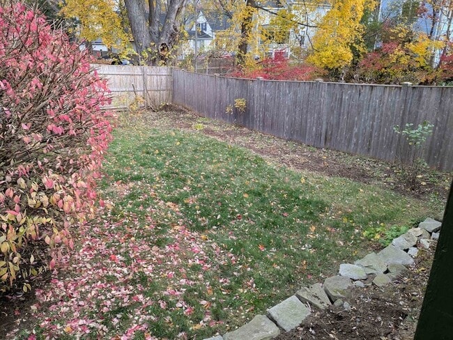 2 Holt St in Concord, NH - Foto de edificio - Building Photo