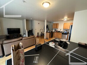34 Raymond St, Unit A in Boston, MA - Building Photo - Building Photo