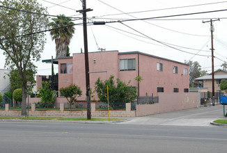 225 E Orangewood Ave in Anaheim, CA - Building Photo - Building Photo