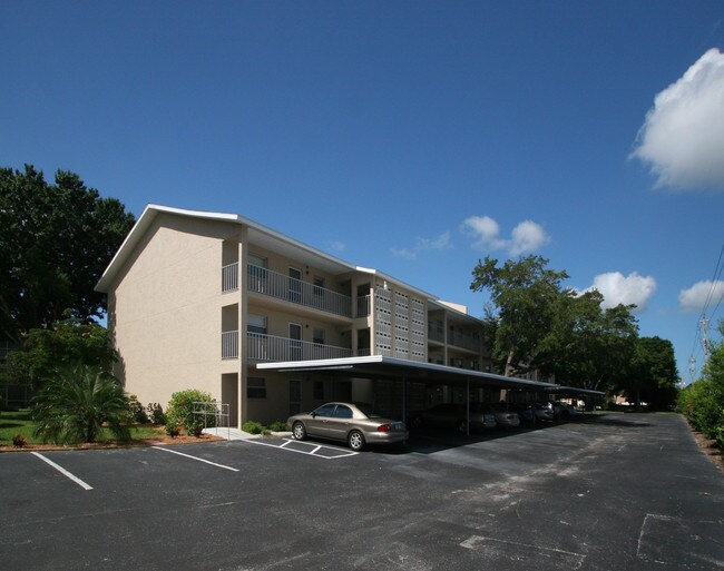 Tregate East in Sarasota, FL - Building Photo - Building Photo