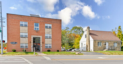 Cleve-Royal Apartments in Columbus, OH - Building Photo - Building Photo