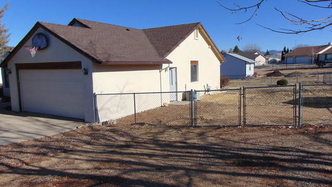 7350 E Paseo Dulce in Prescott Valley, AZ - Building Photo - Building Photo