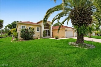 715 Hamilton Ave in Lehigh Acres, FL - Building Photo - Building Photo