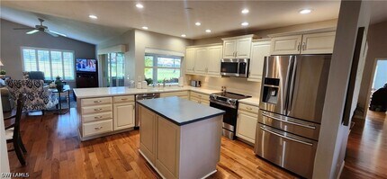 1417 Foxfire Ln in Naples, FL - Building Photo - Building Photo