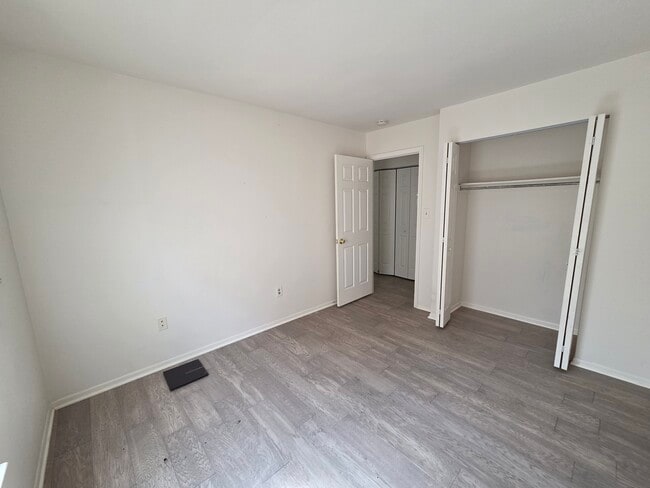 11 Napa Valley Rd in Gaithersburg, MD - Building Photo - Building Photo