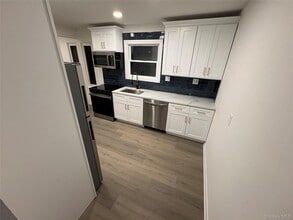 20 Bogota Rd in Mastic Beach, NY - Foto de edificio - Building Photo