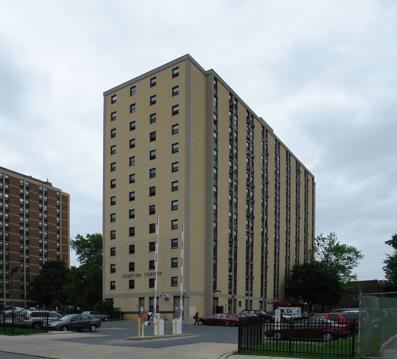 Compton Towers in Wilmington, DE - Building Photo