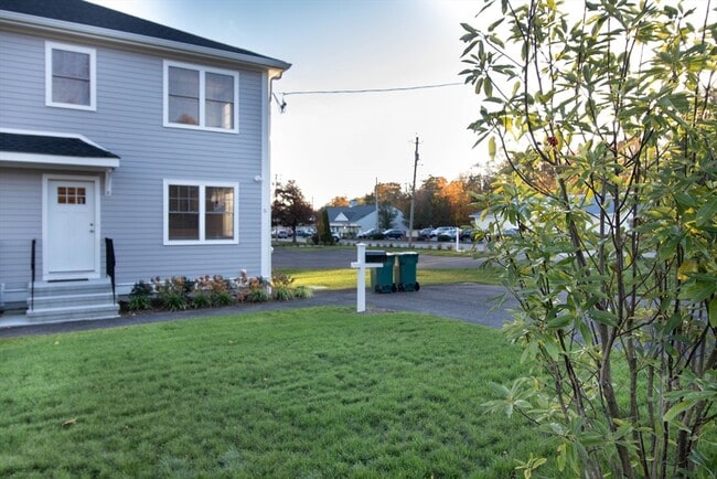 5 W Chapel St in Abington, MA - Building Photo - Building Photo