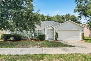 331 Valley Edge Dr in Minneola, FL - Building Photo