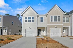 7926 Triggerfish Way in North Charleston, SC - Building Photo