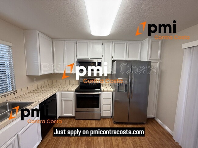 974 Signal Ct in Concord, CA - Building Photo - Building Photo