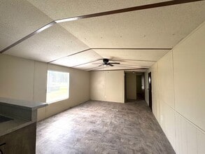 4888 FL-71 in Greenwood, FL - Building Photo - Building Photo