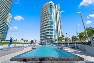 480 NE 30th St, Unit # 904 in Miami, FL - Building Photo