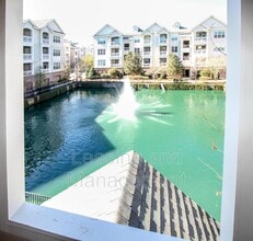 2244 Ashley Crossing Dr in Charleston, SC - Building Photo - Building Photo