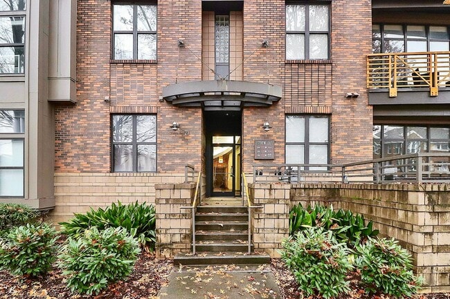 property at 712 N Davidson St
