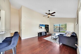 4347 Willow Pond Rd in West Palm Beach, FL - Building Photo - Building Photo